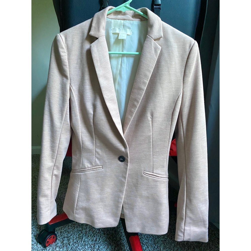 H&M pink suit jacket 🧥